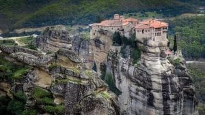 Les Monastères des Météores à Kalambaka : une merveille architecturale et culturelle unique
